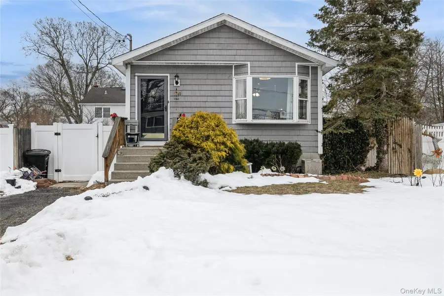 11 Olive Street, Lake Grove, NY 11755 - #3