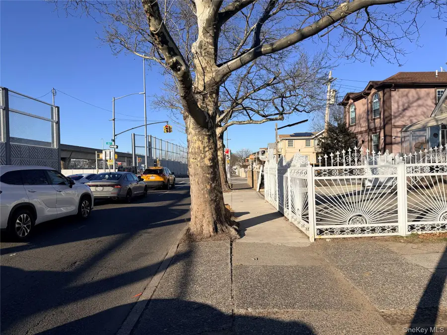 13309 Van Wyck Expressway, Jamaica, NY 11436 - #3