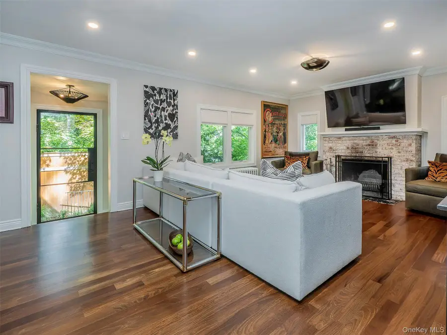 12 Winding Way, Sea Cliff, NY 11579 - #3