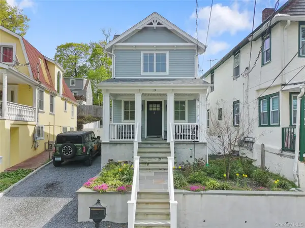 19 Charles Street, Port Washington, NY 11050