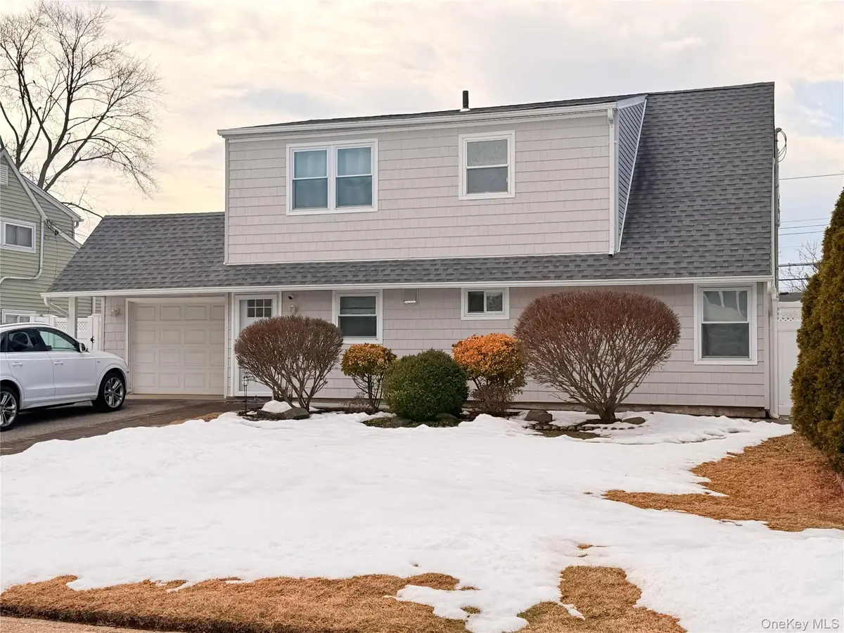 48 Daffodil Lane, Wantagh, NY 11793 - #1