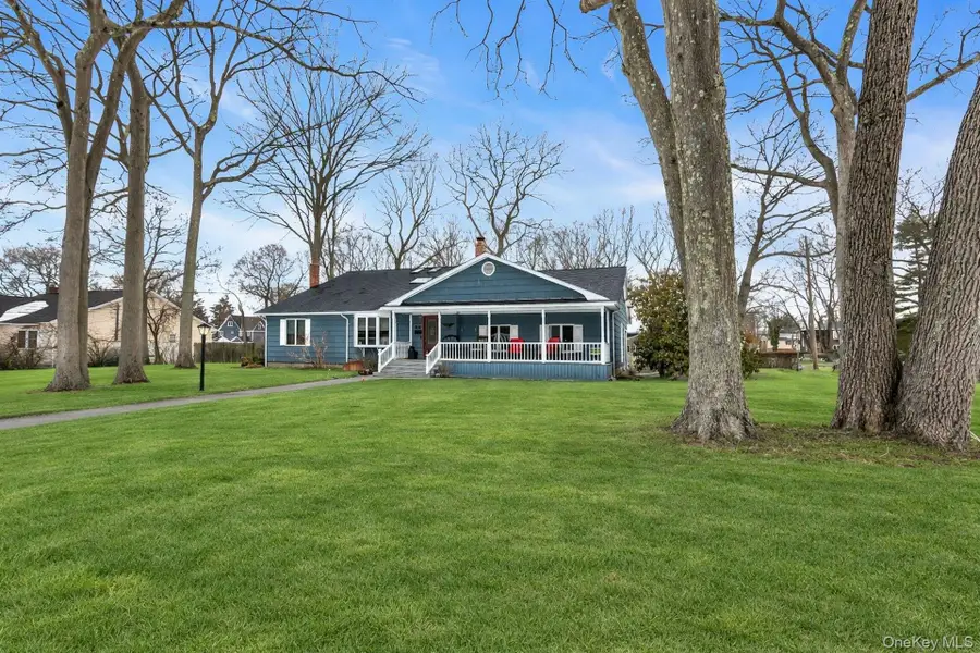 558 Gillette Avenue, Bayport, NY 11705 - #2