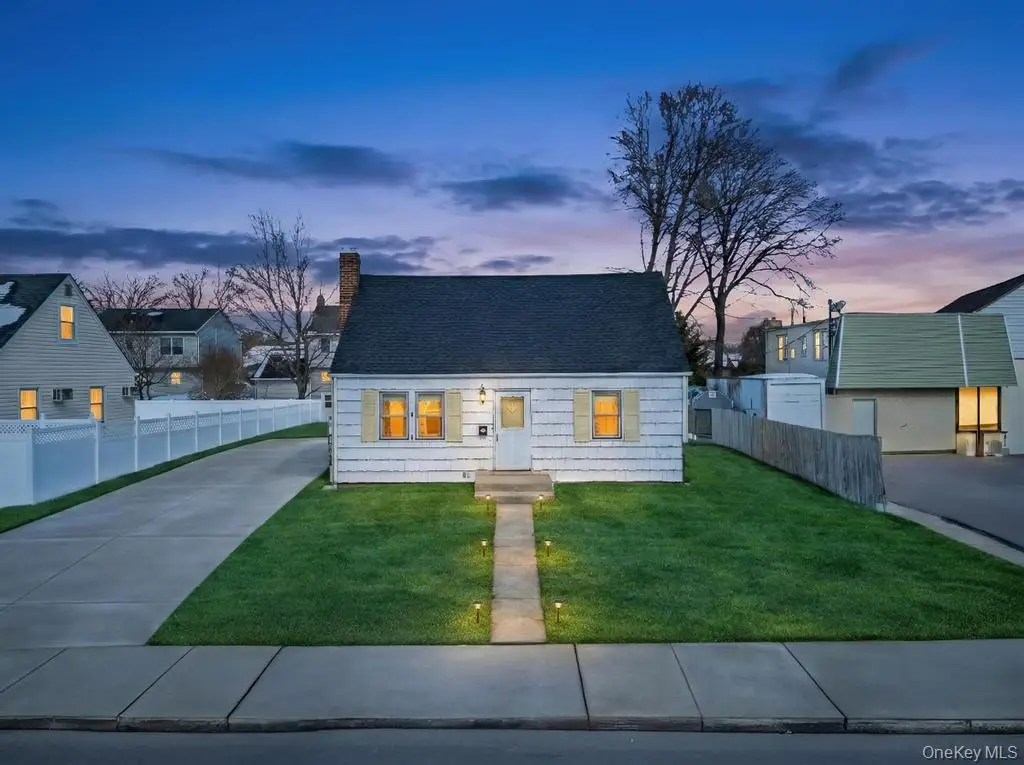 189 Ontario Avenue, Massapequa, NY 11758 - #1