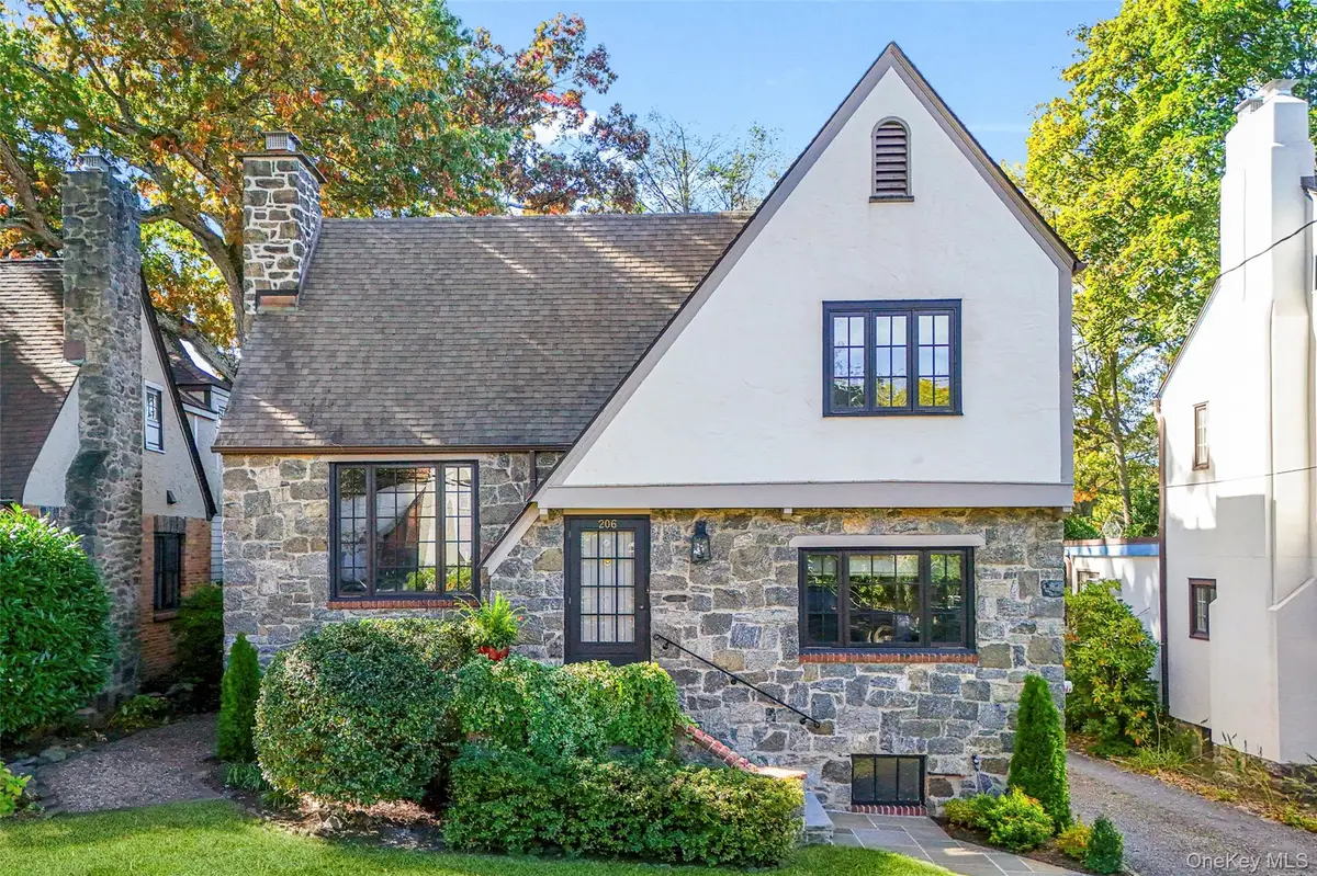 206 Knollwood Avenue, Mamaroneck, NY 10543 - #1