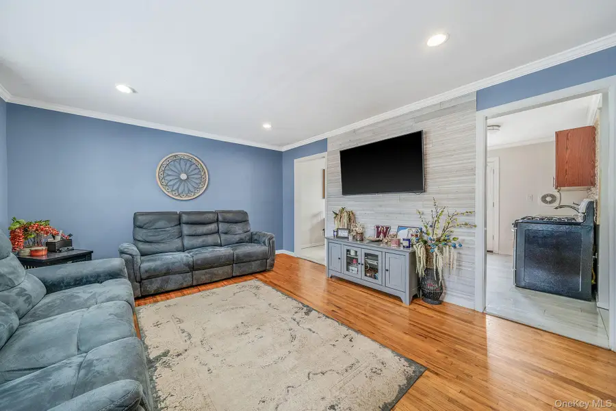 24 Lantern Street, Huntington, NY 11743 - #2