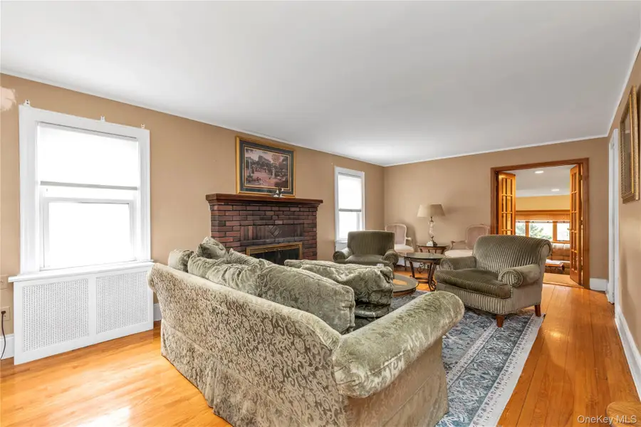 12 Alexine Avenue, East Rockaway, NY 11518 - #3