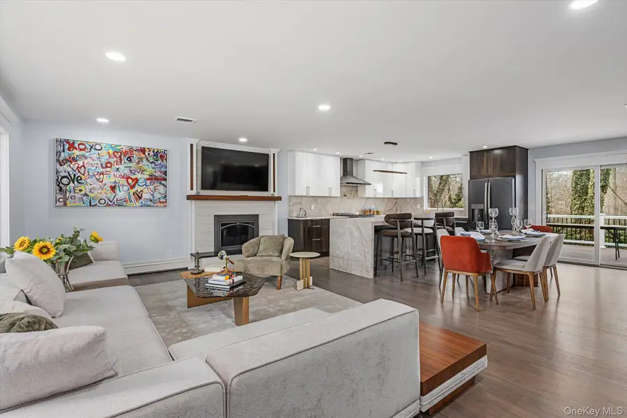 5 University Place, Great Neck, NY 11020 - #2