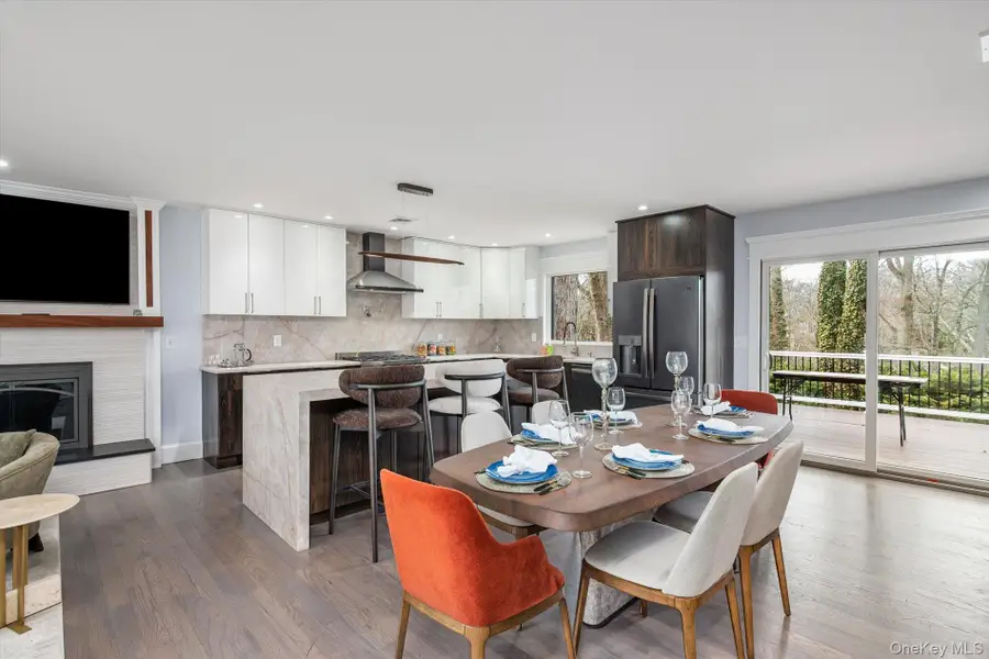 5 University Place, Great Neck, NY 11020 - #3