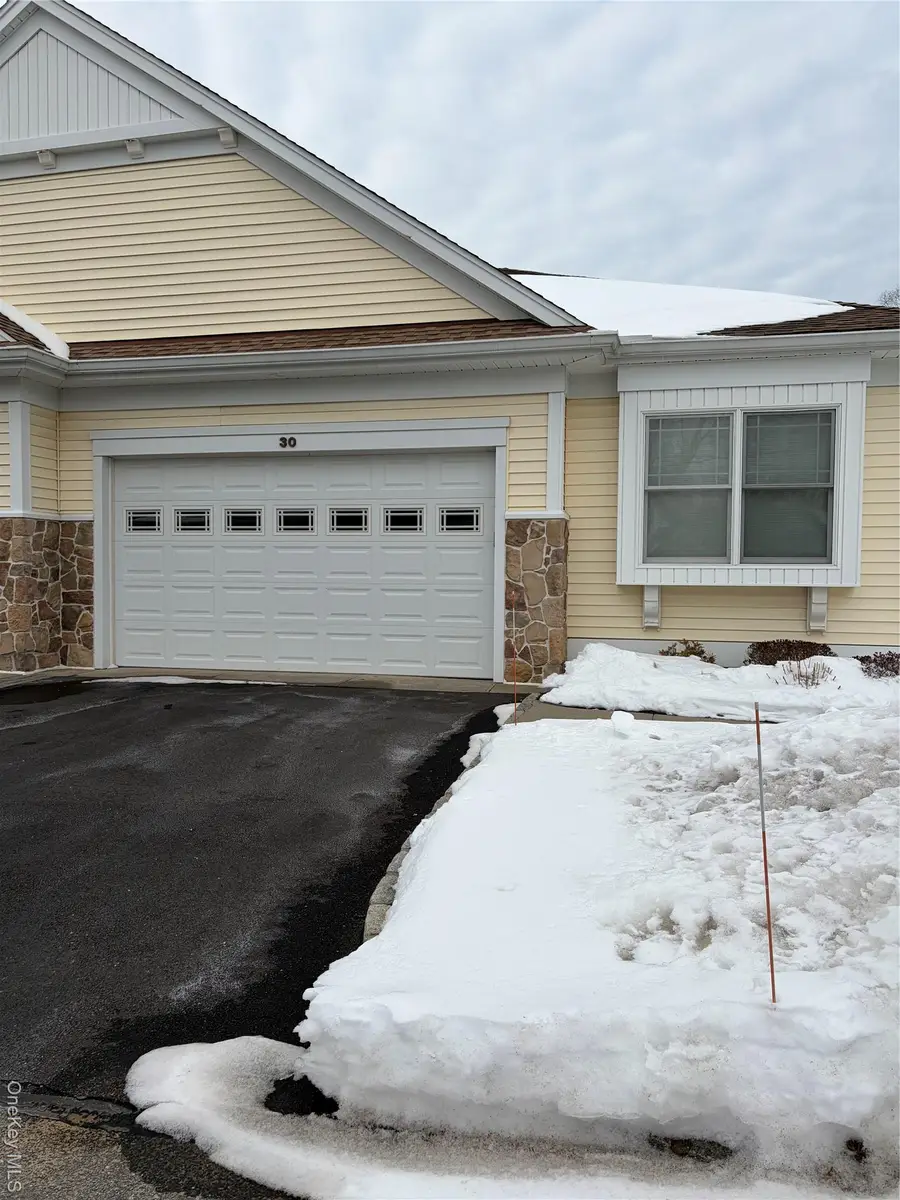 30 Oak Run, Stony Brook, NY 11790 - #3