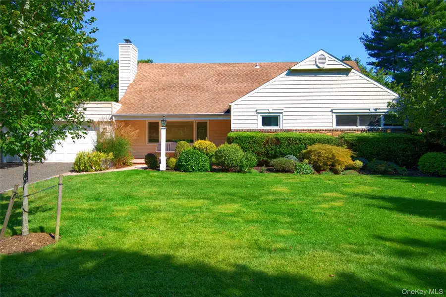 16 Arbor Road, East Hills, NY 11577 - #2