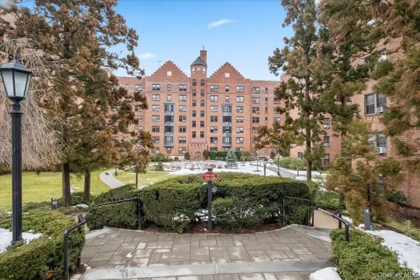 190 Garth Road #3R, Scarsdale, NY 10583