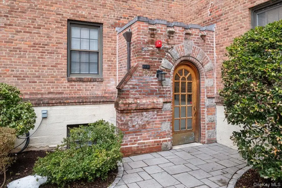 190 Garth Road #3R, Scarsdale, NY 10583 - #2