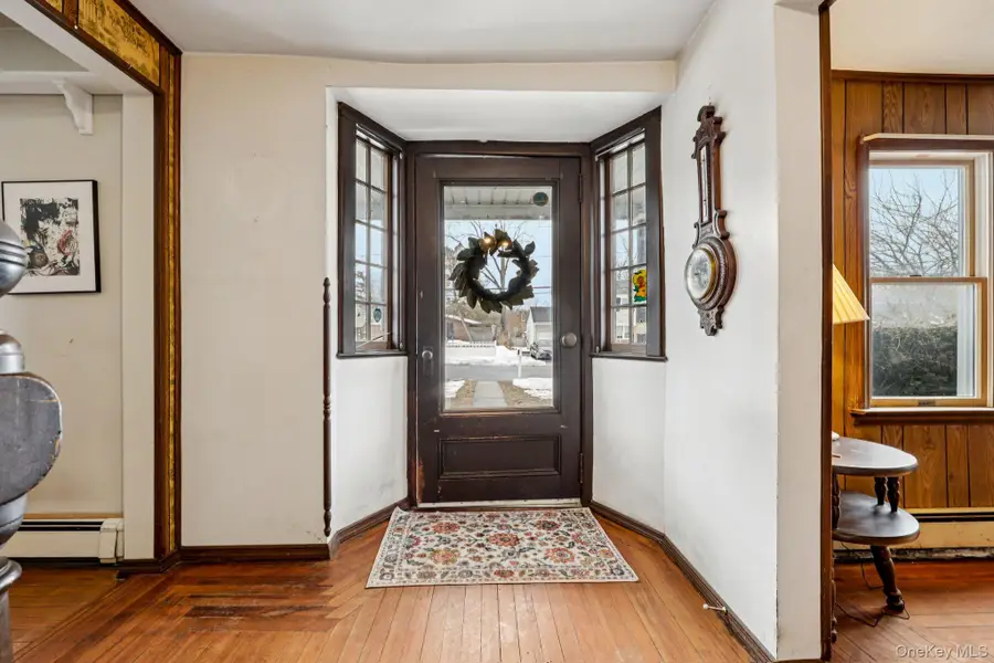 82 Vernon Avenue, East Norwich, NY 11732 - #3