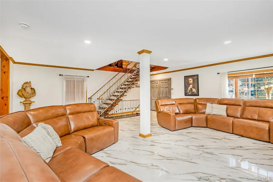 47-56 Glenwood Street, Little Neck, NY 11362 - #2