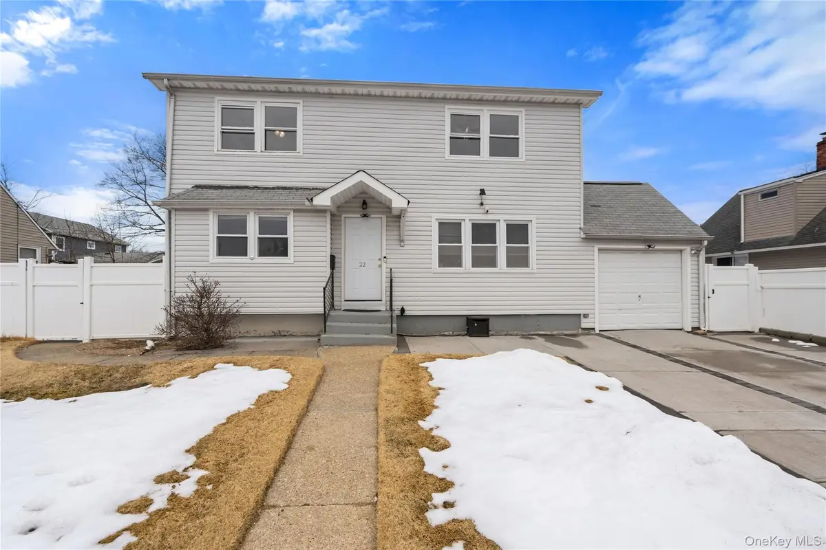 22 Woodcrest Road, Hicksville, NY 11801 - #1