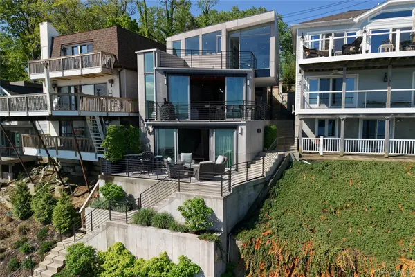 75-34 West Shore Road #34, Port Washington, NY 11050