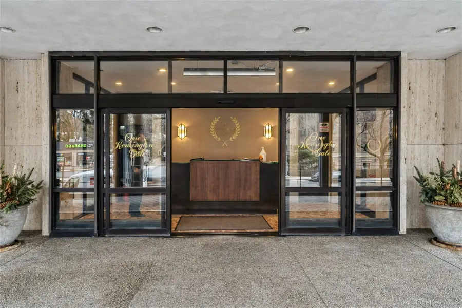 1 Kensington Gate #PH9, Great Neck, NY 11021 - #2