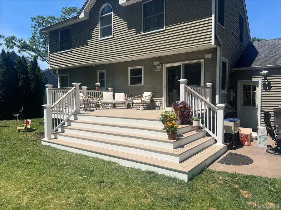 6 Robinson Street, Shoreham, NY 11786 - #3