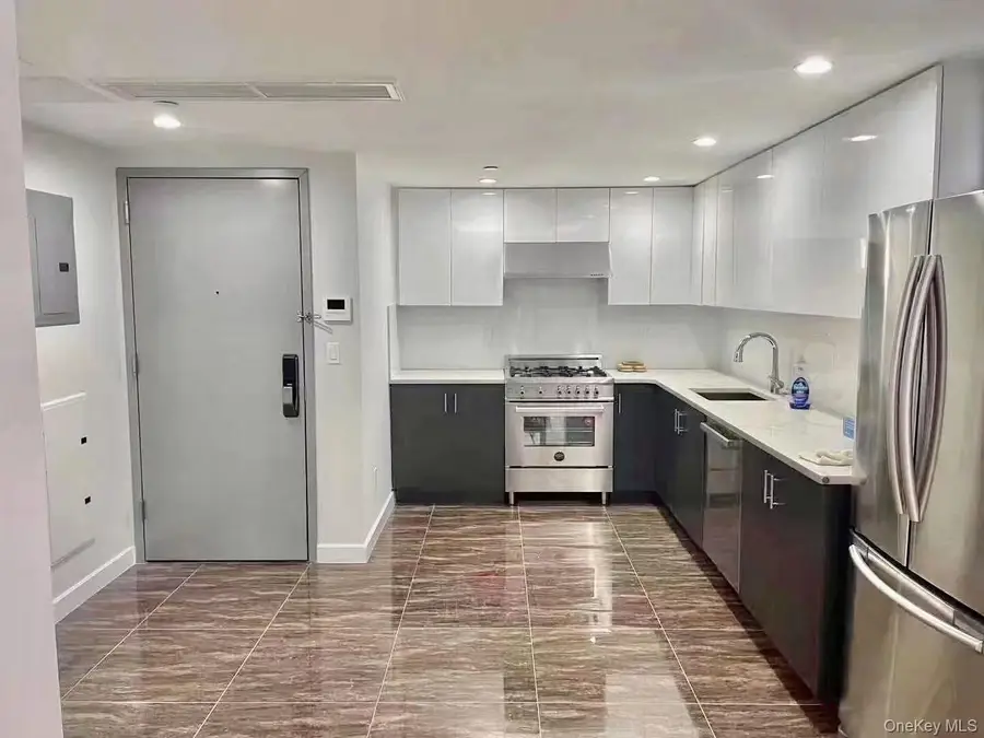 158-15 Union Turnpike #309N, Fresh Meadows, NY 11366 - #2