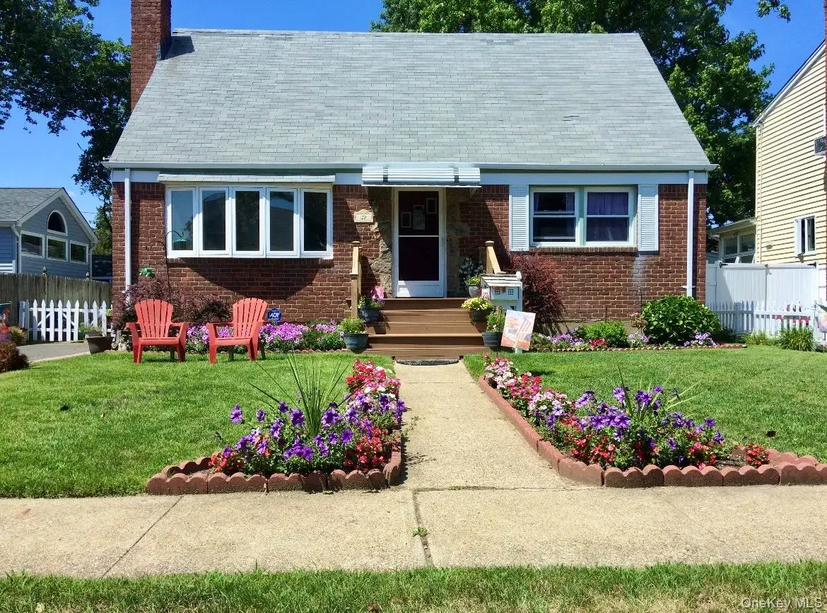 20 Iris Avenue, North Merrick, NY 11566 - #1
