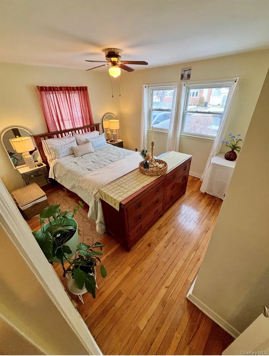 20 Iris Avenue, North Merrick, NY 11566 - #2