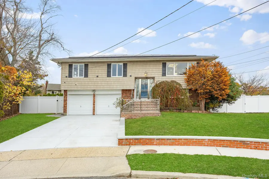 14 Hilton Court, Hicksville, NY 11801 - #2