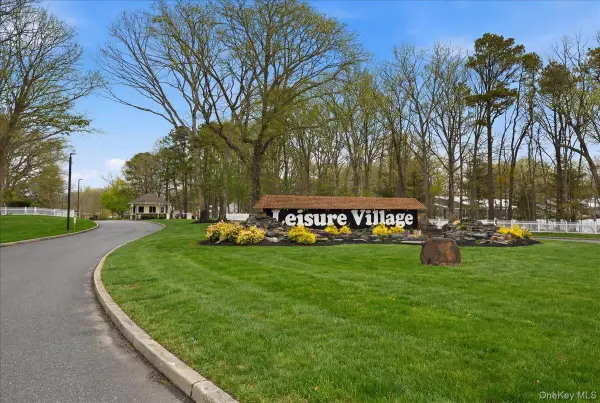 260 Newcastle Court #B, Ridge, NY 11961