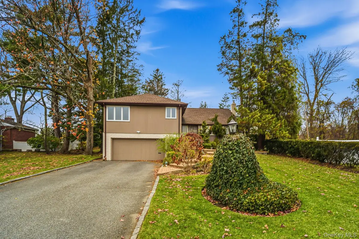 123 Robby Lane, Manhasset Hills, NY 11040 - #1