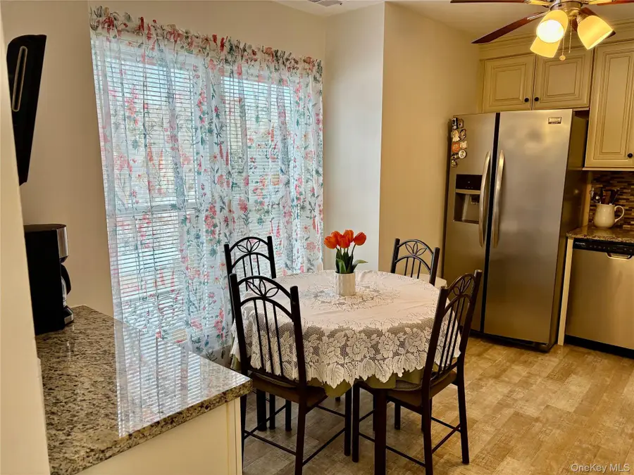 9 Willow Ct #9, Selden, NY 11784 - #3