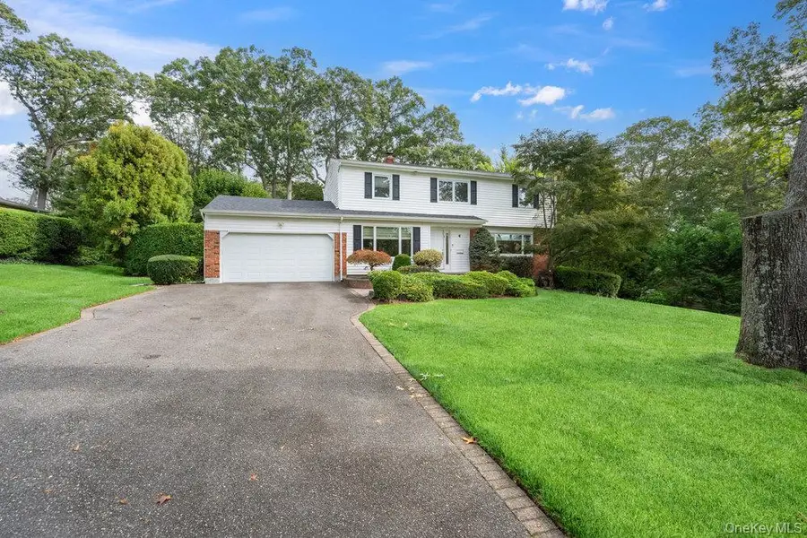 4 Newport Drive, Plainview, NY 11803 - #2