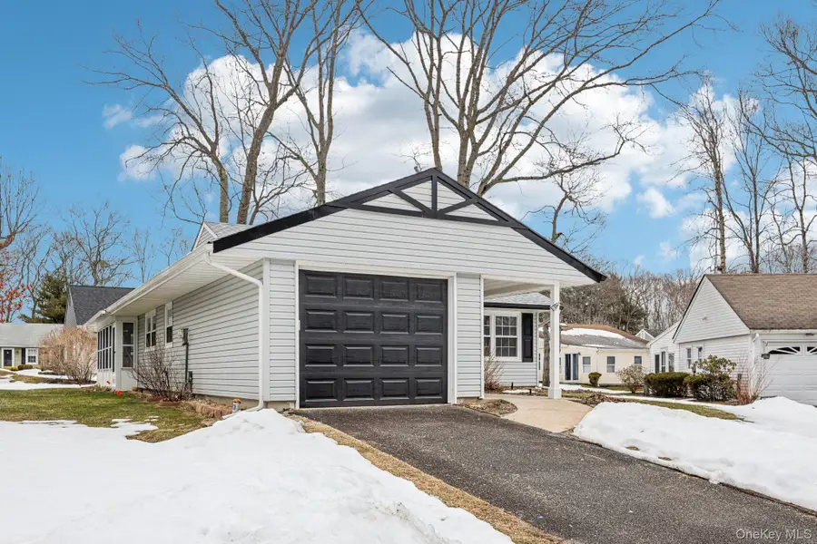 151 Laurance Lane, Ridge, NY 11961 - #3