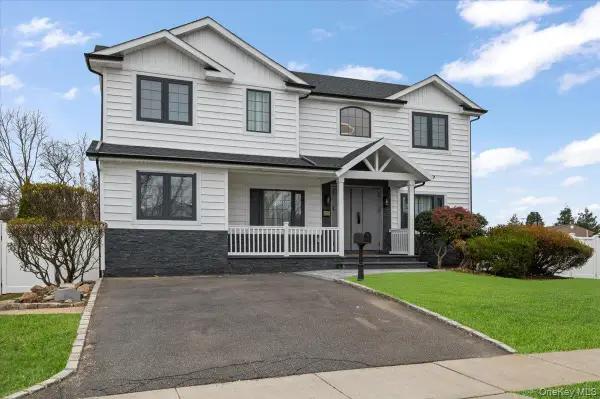 2 Elf Road, Syosset, NY 11791