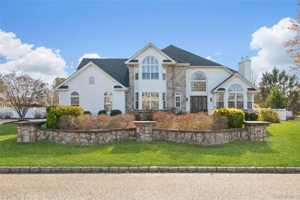 2 Holly Court, Miller Place, NY 11764