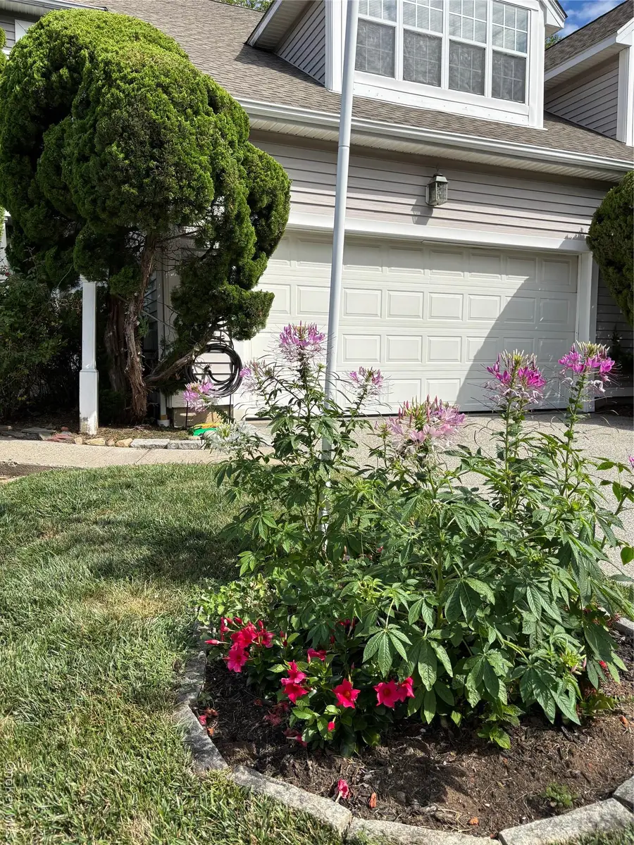 83 Roundtop Road, Yonkers, NY 10710 - #3