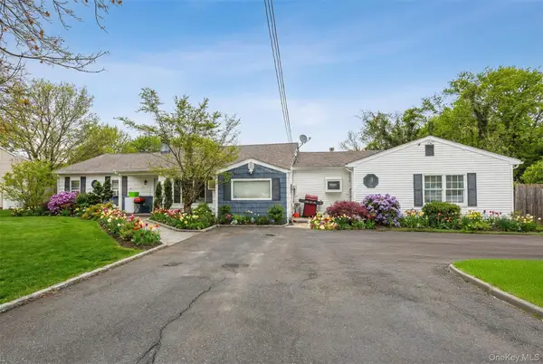 355 Dayton Avenue, Manorville, NY 11949