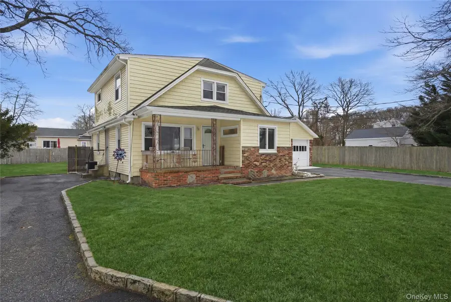 1217 Ellis Street, Holbrook, NY 11741 - #2