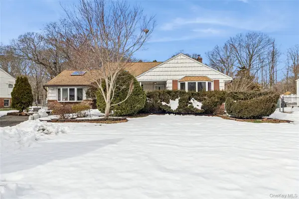 15 Walnut Street, Centereach, NY 11720