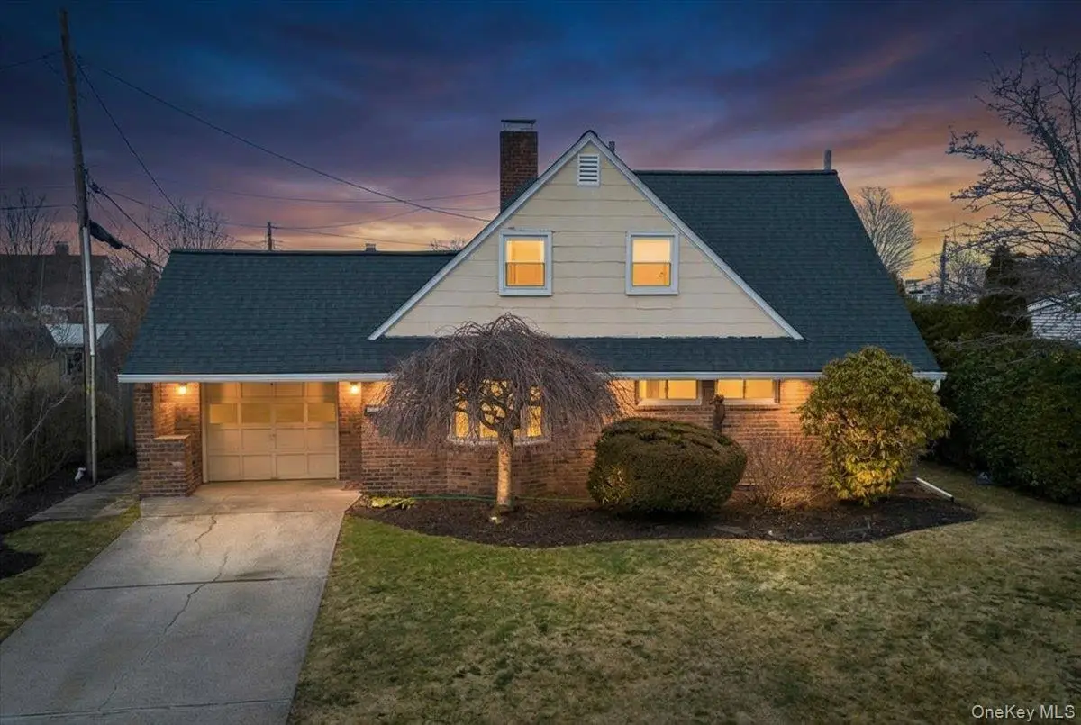 7 Constable Lane, Levittown, NY 11756 - #1