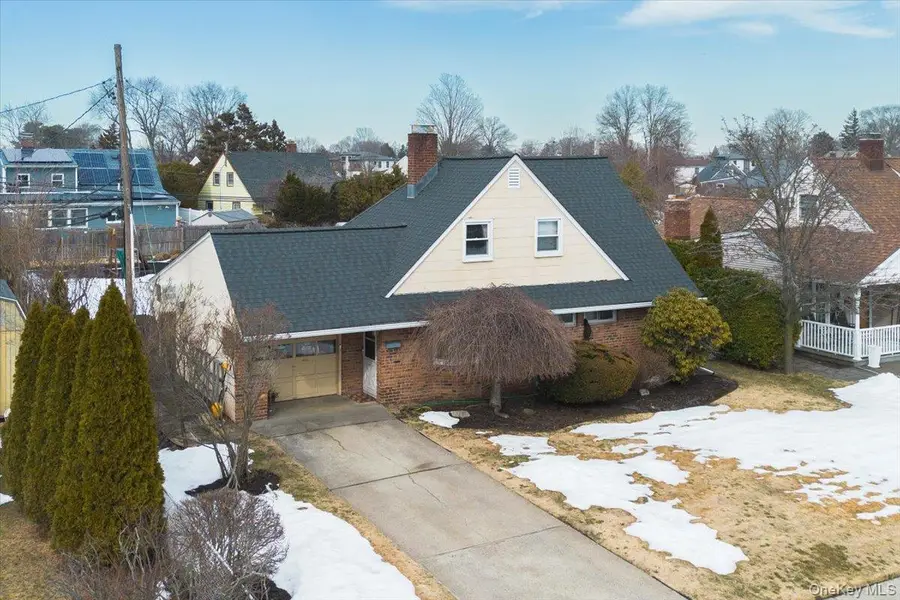 7 Constable Lane, Levittown, NY 11756 - #3