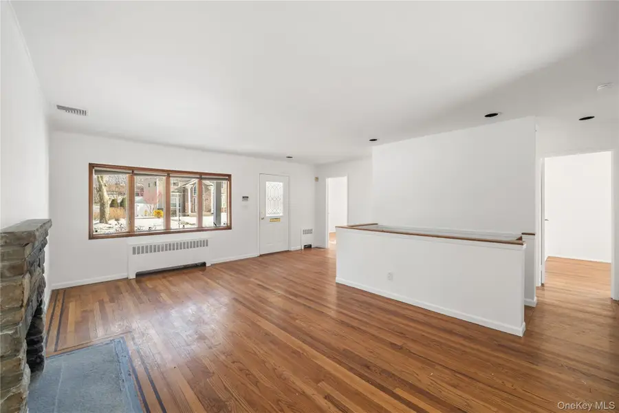 24 Elderberry Road, Syosset, NY 11791 - #2