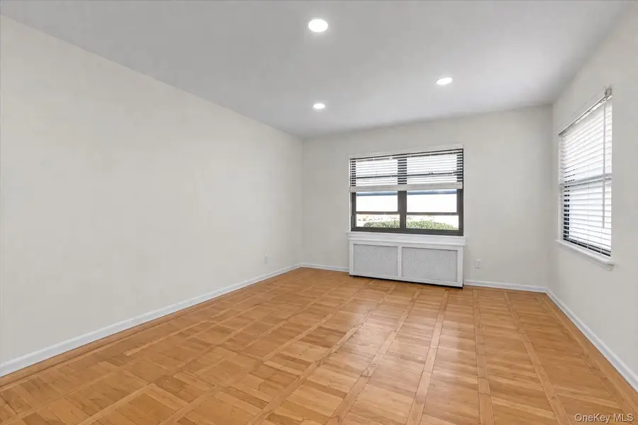 1197 E Broadway #K11, Hewlett, NY 11557 - #3