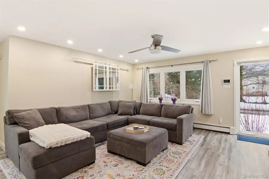 27 Great River Drive, Sound Beach, NY 11789 - #3