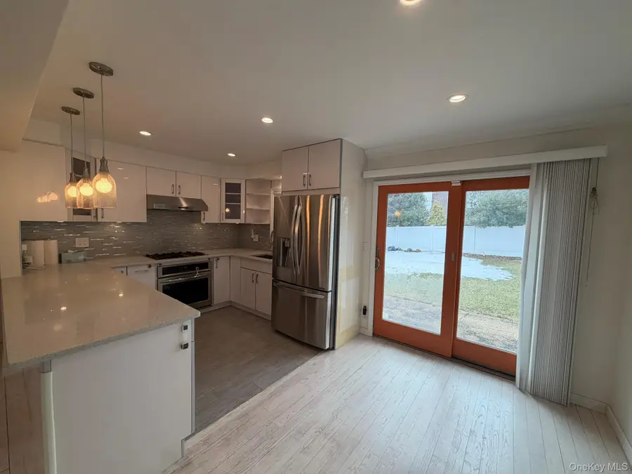 32 Montana Court, Syosset, NY 11791 - #2