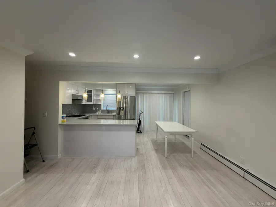 32 Montana Court, Syosset, NY 11791 - #3