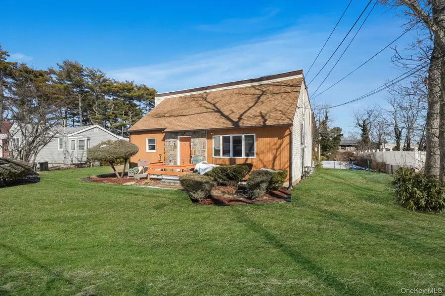 467 Carlls Path, Deer Park, NY 11729 - #2