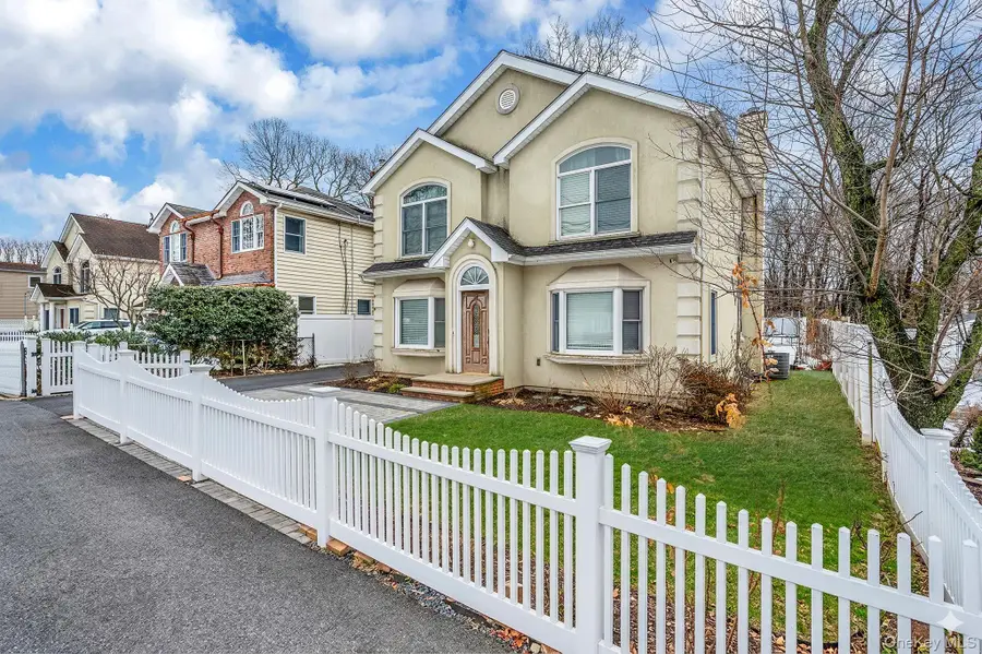 18 E Lyons Street, Melville, NY 11747 - #2