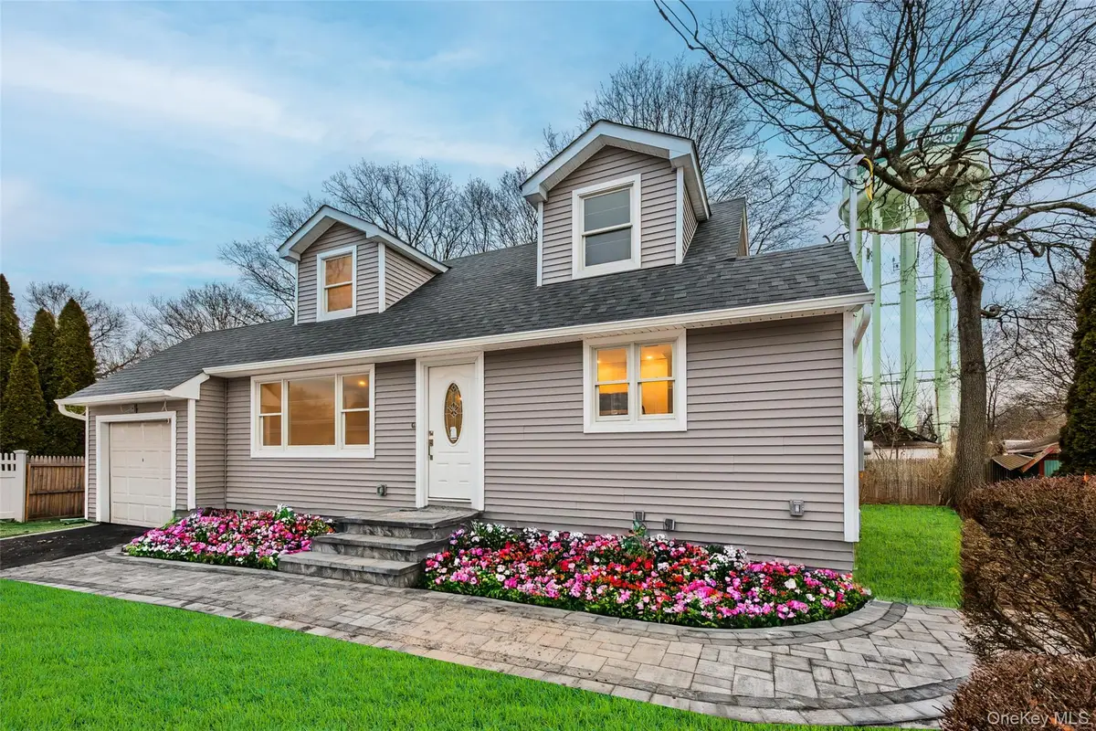 6 Grand Haven Court, Commack, NY 11725 - #1