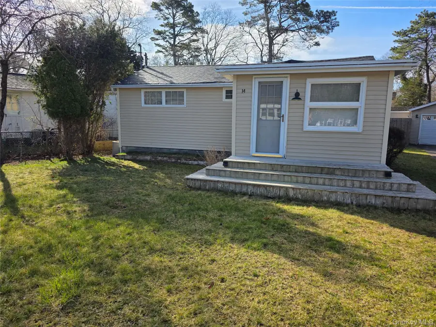 14 Lincoln Road, Hampton Bays, NY 11946 - #2