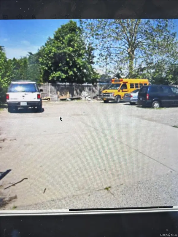 623 Stewart, Bethpage, NY 11714