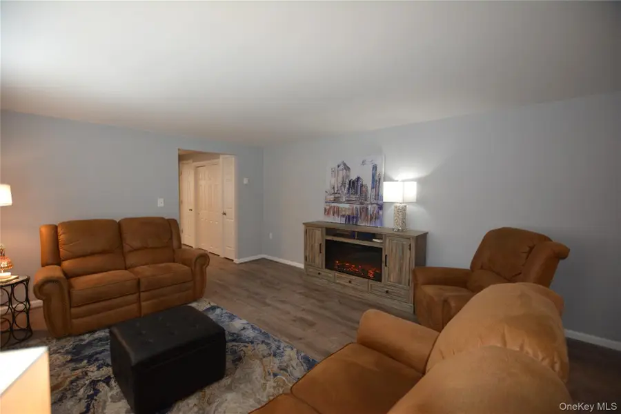 65A Village Circle W, Manorville, NY 11949 - #3